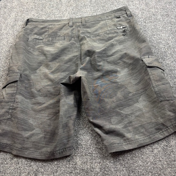 SALTY CREW Men’s Hybrid Grey Stripe Camo Swim Shorts size: 31 - Picture 2 of 10